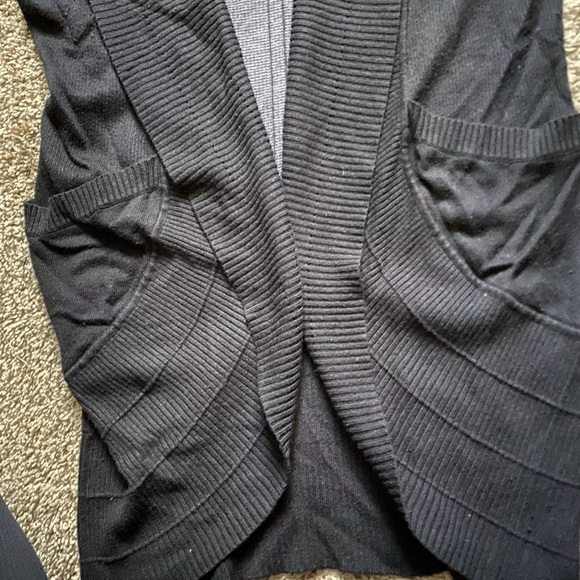 Lululemon 8 Transformation Cardigan Black Gray Reversible Pocket Open Front, I - Picture 6 of 7
